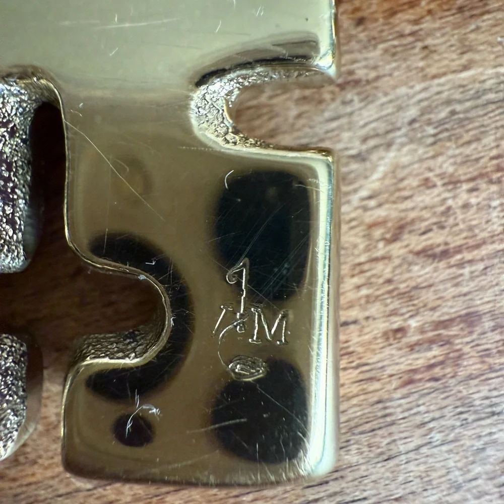 Decorative Virginia Metal Crafter Brass Key Paper Weight - Picture 4 of 9